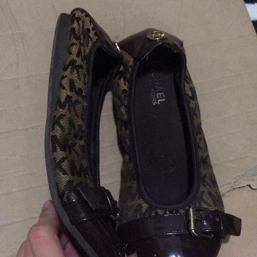 Micheal Kors kids flats